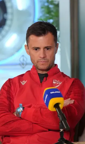 Câte transferuri mai face Dinamo   Planurile „câinilor” pentru noul sezon + Detalii noi despre   accidentarea lui Licsandru : „Îmi pare foarte rău de copilul ăsta”