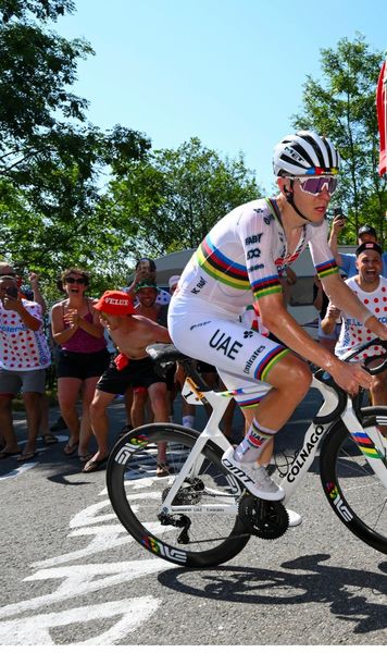 Extraterestru  Pogacar a zburat pe Hautacam, lăsându-l în urmă pe Vingegaard la peste două minute.   Al 4-lea Tur al Franței?!