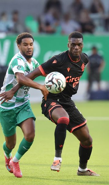 Homawoo, omul meciului  Fostul fundaș de la Dinamo s-a remarcat la   debutul  în tricoul lui Standard Liege