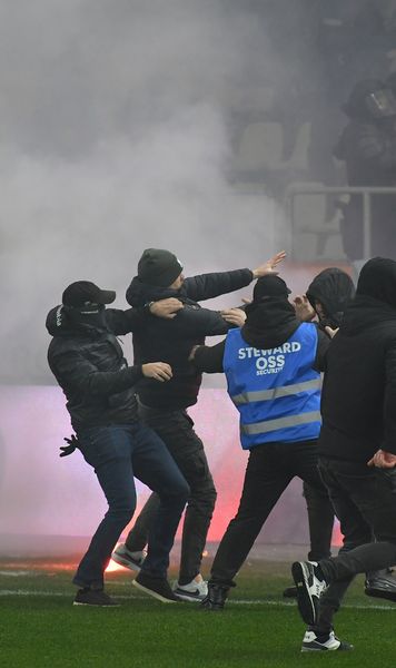 UTA și-a dat suporterii în judecată     Fanii sunt obligați să plătească  pentru incidentele care au costat clubul o amendă de 50.000 de lei  