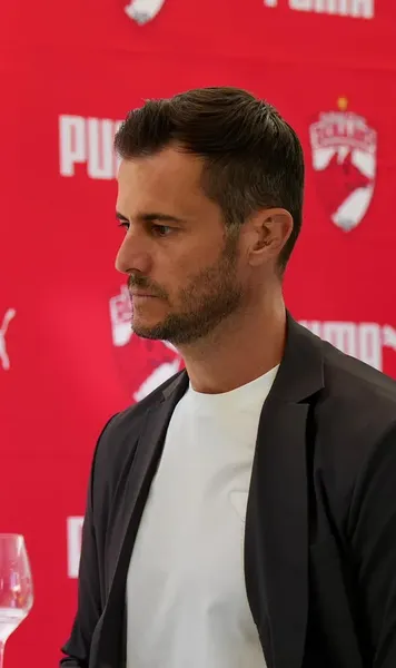 „Nu joacă hârtia”  Andrei Nicolescu vrea   victoria cu FCSB , deși campioana e considerată favorită: „Sper să înțeleagă și jucătorii”