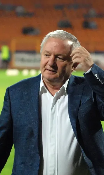 „Tănase nu știe ce spune”    Adrian Porumboiu  îi ia apărarea lui Feșnic după Dinamo - FCSB: „A fost un arbitraj perfect! N-ai cum să jignești”