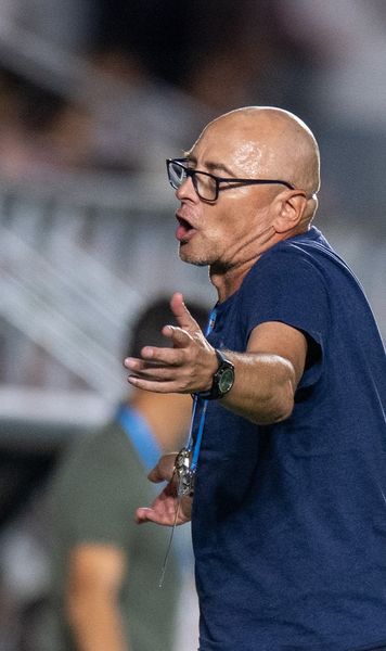 „Așa se calibrează liniile în Giulești!”   Leo Grozavu e sigur că FC Botoșani a fost   dezavantajată  în meciul cu Rapid: „Vede toată țara!”