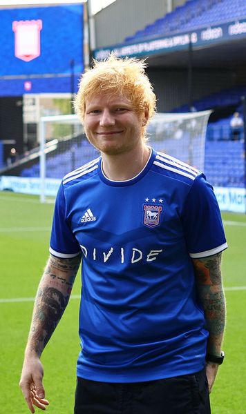 Ipswich, „transfer” fabulos  Clubul a prezentat lotul pentru noul sezon. Un superstar internațional a primit tricoul cu   numărul 17