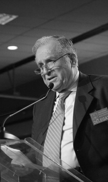 Iliescu n-a fost iertat de ultrași     Mesaje dure  ale fanilor mai multor echipe importante din România: „Nu există doliu național pentru un criminal” 