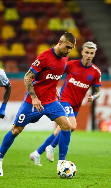 FCSB a câștigat jucând o repriză  Reacții la cald de la masa presei. S-a terminat incredibil de bine, 3-2 de la 0-2,   dar suferința rămâne