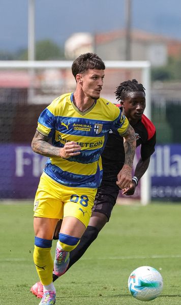 Dennis Man a bătut palma cu PSV!    GOLAZO.ro  a aflat detalii din contractul românului.   Ce salariu va încasa în Olanda  și pe câți ani va semna