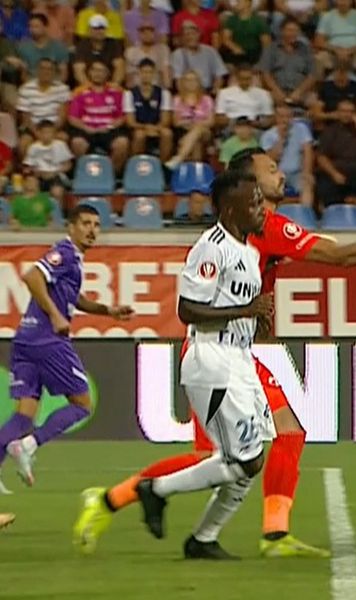 Gol valabil și fault gratuit?    FOTO.  Două faze controversate în meciul   FC Botoșani - FC Argeș