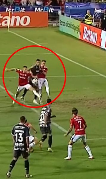 Controverse la Oțelul - Rapid    FOTO.  Faza care putea trimite cele trei puncte în Giulești. Specialist: „Sunt sigur că   e penalty!  ”