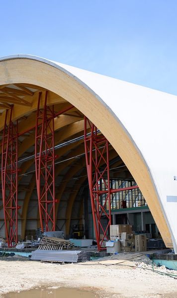 O nouă bijuterie   Bazinul de înot din Târgu Secuiesc, aproape de finalizare »   Imagini cu stadiul lucrărilor