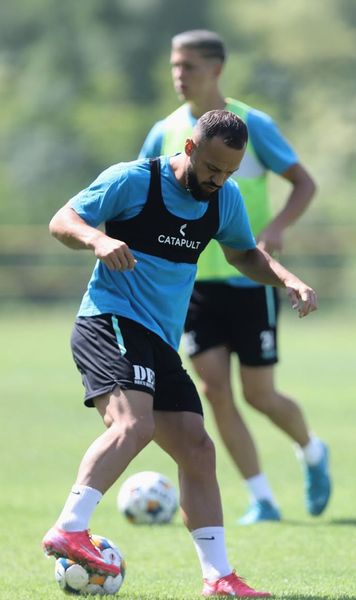 Soția ar avea cancer!  Ce spune agentul fotbalistului din Liga 1 dat dispărut și amenințat cu FIFA:   „Clubul știe!”