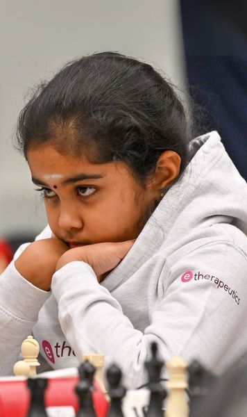 A scris istorie  Cine este   cea mai tânără jucătoare de șah  care a învins un mare maestru