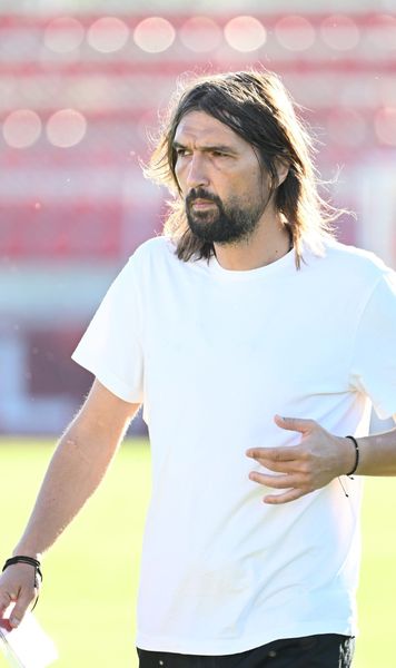 L-a blocat pe Alexa  Bătuse palma cu FCSB:   „Azi eram antrenorul Stelei,  dar el l-a întors pe Becali”
