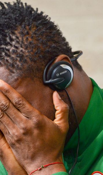 Între fotbal și tragedie   A jucat la Mondial fără să dezvăluie calvarul. Tatăl său,   răpit a doua oară:  „Plătește sau nu-l mai vede niciodată!”