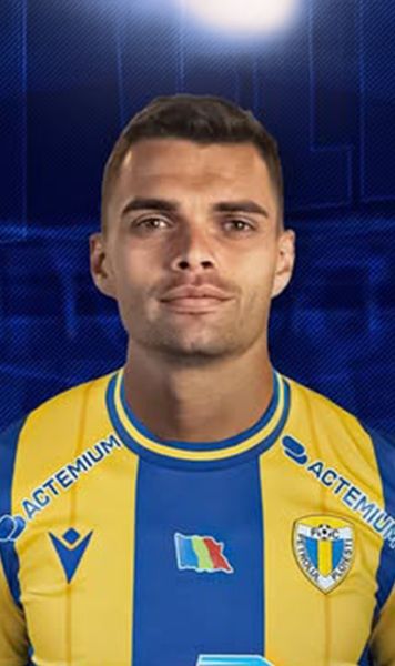 Două mutări la Petrolul   Jucători noi la Ploiești: unul dintre ei   a marcat împotriva FCSB  în preliminariile Ligii Campionilor