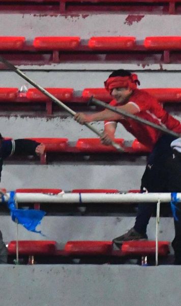 Violență extremă în tribune    VIDEO.  Imagini înfiorătoare la Copa Sudamericana.   10 răniți grav după o bătaie generală   » S-a vorbit de 3 morți