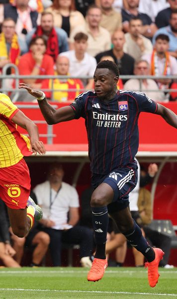 Întăriri la Inter Milano   „Nerazzurrii” au transferat un mijlocaș francez după criteriile cerute de   Cristi Chivu.  Care e suma plătită