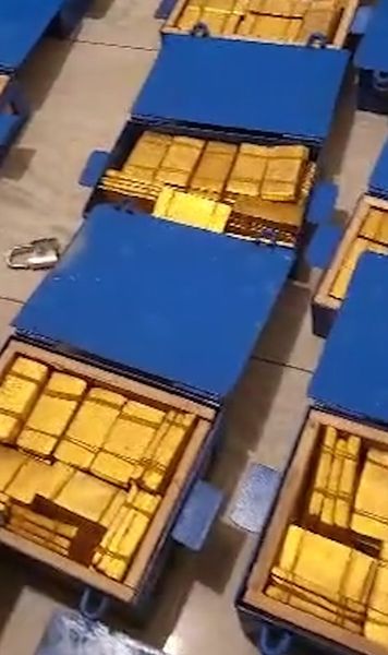 CFR se clatină, Varga numără lingouri    VIDEO:  Imagini cu patronul ardelenilor și   cutii pline cu aur:  „În total sunt 2.300 kg!”