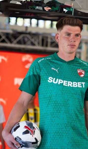 Lista lui Dinamo  Clubul a publicat   numele a 16 jucători:  „După o lungă perioadă de dificultăți financiare, facem pași concreți”