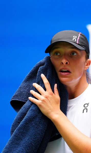 Swiatek, nedumerită la conferință    VIDEO.  Întrebarea reporterului a băgat-o în ceață:   „Ce se întâmplă?”  » A fost acuzat de rasism