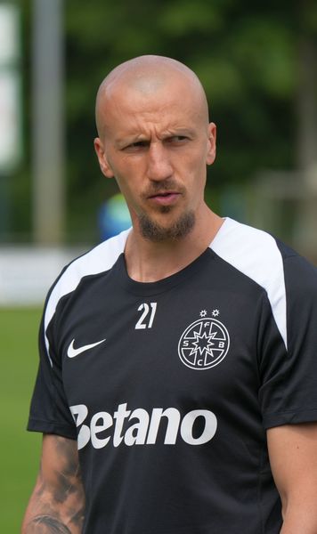 Șoc la FCSB!  Chiricheș a fost scos de pe ambele liste: extern și Liga 1. Ce jucători sunt aleși pentru Europa League +   Apariție-surpriză