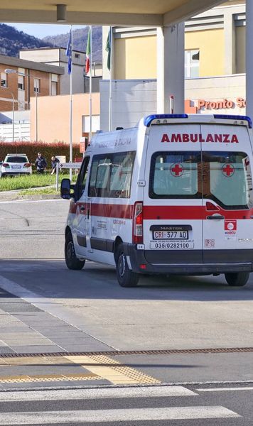 Băgat în spital de tatăl unui adversar   Un portar de 13 ani, bătut crunt! Are   fractură de gleznă  și a fost lovit în plină figură