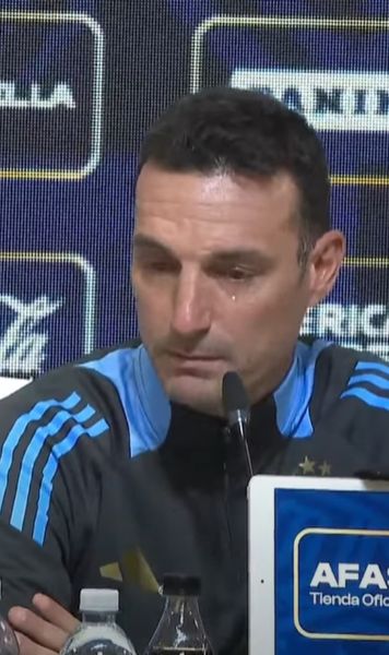 „Plângi?!”  Moment fabulos la conferința de presă a naționalei Argentinei, înaintea ultimului meci al lui Messi la Buenos Aires.   Scaloni, copleșit  de reacția unui jurnalist