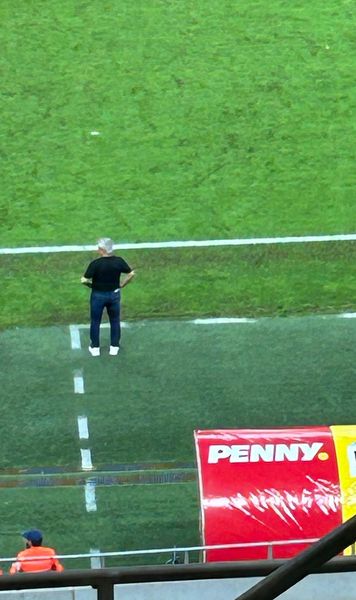 Ce nu s-a văzut la TV la România - Canada  Lucescu și imaginea deznădejdii:   cum a fost surprins selecționerul  + ce s-a întâmplat după ultimul fluier