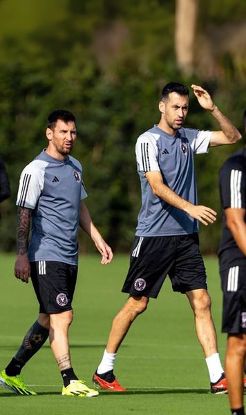 Suspendat pentru că a scuipat   Luis Suarez și Sergio Busquets   și-au aflat pedepsele  după bătaia generală » Câte meciuri vor rata