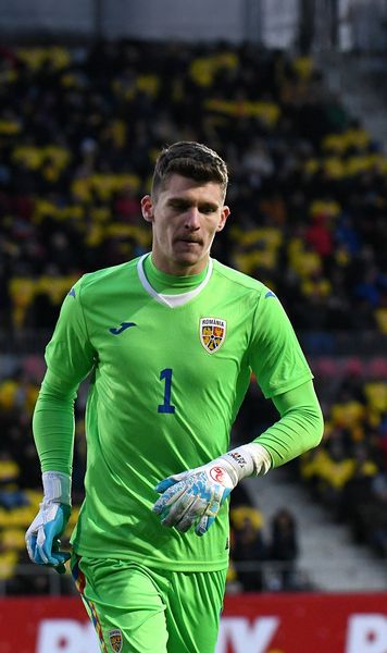 Îl atacă pe Lucescu  Revoltat că selecționerul refuză să-l titularizeze pe Târnovanu:   „I se face o măgărie!”