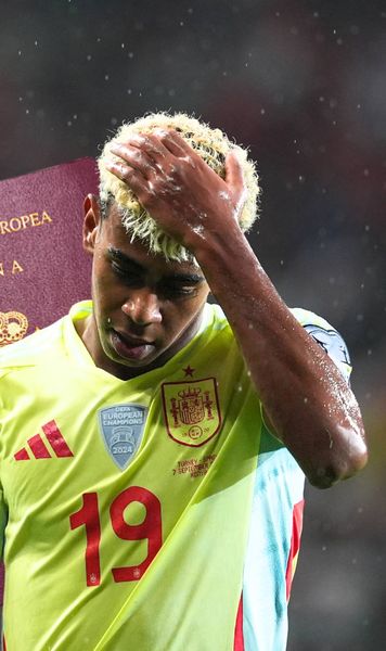 Yamal, ajutat de turci  Momente de nervozitate în parcarea stadionului.   A pierdut pașaportul!  Cum a reușit să revină în Spania