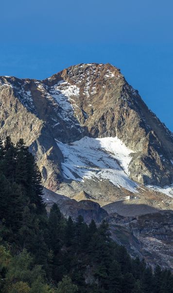 Pericolele Inteligenței Artificiale  Două persoane, salvate cu elicopterul după ce au urmat un   traseu recomandat de ChatGPT