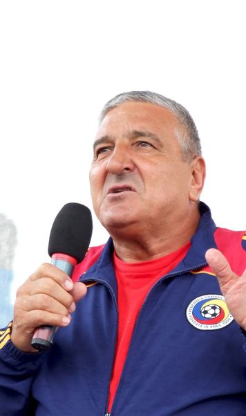 „Ești terminat!”   Lecția dură, dar plină de umor, a lui   Rică Răducanu pentru Horațiu Moldovan,   după gafa cu Canada