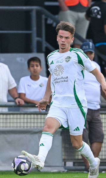 De 100 de ori mai mult  Jucătorul plecat în Arabia pe un salariu fabulos:   „Am început să râd  când am văzut sumele din contract”