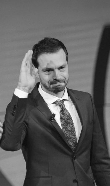 Găsit în casă fără viață  Fostul   președinte  al clubului Palermo a murit la 41 de ani » Prima ipoteză a italienilor