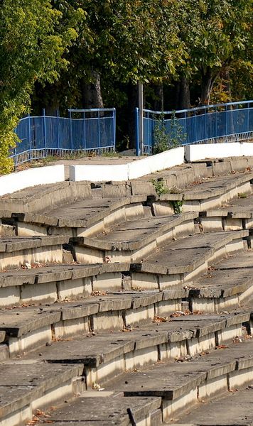 Atenție, un stadion se scufundă!    Imagini șocante  de pe unul dintre marile stadioane ale României! Megalomania lui Ceaușescu a devenit pericol iminent