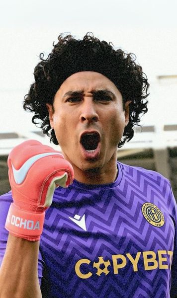 S-a întors de la cafea   A dispărut înainte să semneze contractul, iar după   10 zile  a fost prezentat de o echipă din altă țară