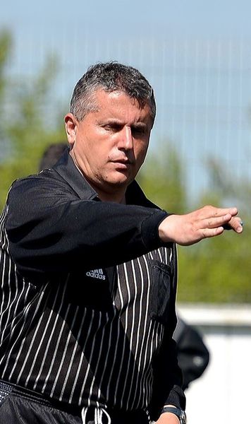 Îl contrazice pe Angelescu  Chivulete senior, despre fazele controversate din meciul U Cluj - Rapid:   „Arbitrul a procedat corect”