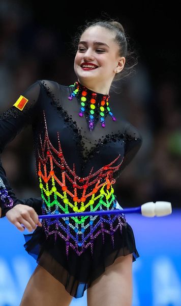 „Îmi era frică!”  Amalia Lică, steaua gimnasticii ritmice din România,   dezvăluie ce a simțit  înainte și după obținerea argintului de la CM