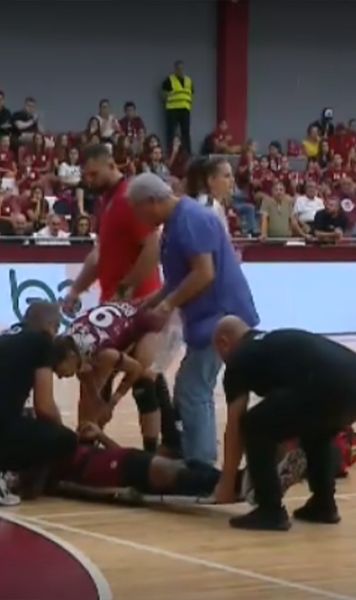  Momente de panică în Giulești  Handbalista de la Rapid   s-a lovit violent la cap  și a leșinat