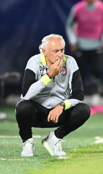 Mandorlini, contestat după 4 meciuri  Critici dure la adresa antrenorului de la CFR Cluj:   „Nu văd să aibă un proiect  de lungă durată”