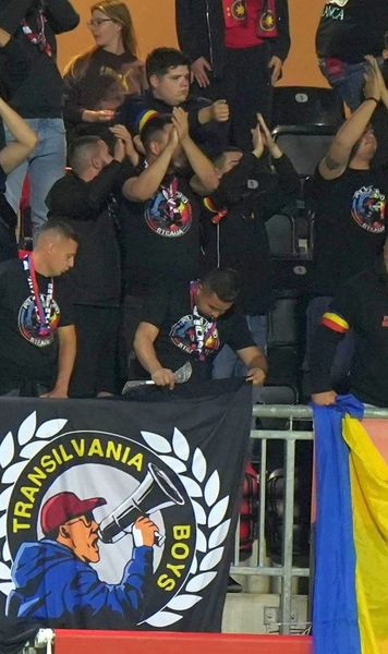 Tricouri speciale  Cum au apărut   fanii FCSB  la meciul de la Miercurea Ciuc: răspuns pentru gazde 