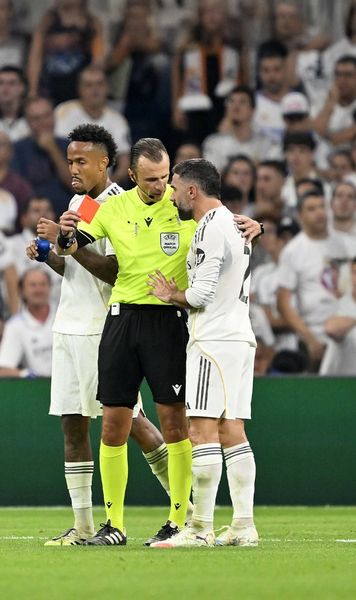 Real, favorizată de arbitri?    FOTO.  Experții ziarului Marca au analizat, pentru GOLAZO.ro,   fazele controversate   din Real Madrid – Marseille » Care e verdictul