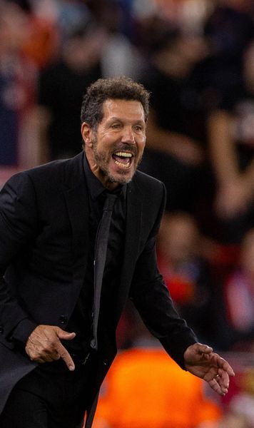 Simeone, criză de nervi!    FOTO.  A fost la un pas   să se ia la bătaie  cu fanii lui Liverpool. Gestul care l-a scos din sărite pe antrenorul lui Atletico