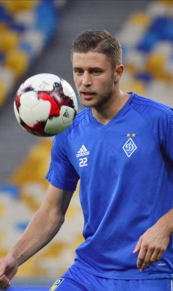 Îl atacă pe Lucescu  Selecționerul României, criticat:   „Nu era deloc interesat  de ce se întâmpla acolo”