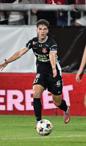 Țintă nouă pentru FCSB  Patronul campioanei,   impresionat  de un fotbalist din Liga 1: „Se distra cu fundașii Rapidului!”