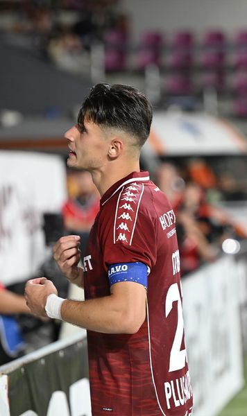 Mesaj de la Diana Șucu   Soția acționarului de la Rapid se implică în conflictul lui Dobre cu fanii:   „Huligani”