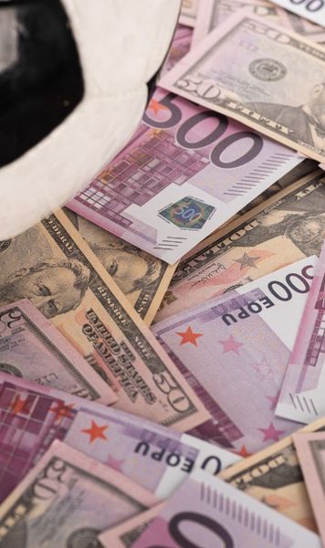 Mită pentru a-l lua la națională  Șeful Federației, acuzat că a cerut o sumă mare ca să lanseze un jucător!   După blaturi pentru pariuri