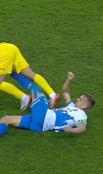 Controversă în Bănie    FOTO.  Bancu și Armstrong s-au lovit reciproc, însă doar căpitanul oltenilor   a fost eliminat