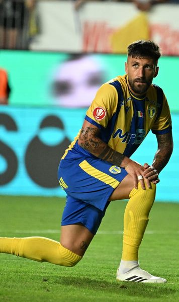 Papp, dezlănțuit!  A ieșit la atac după decizia care a adus victoria Rapidului:   „Arbitrul a prins ură pe mine!  Să-mi tai mâna, ce să fac!?”